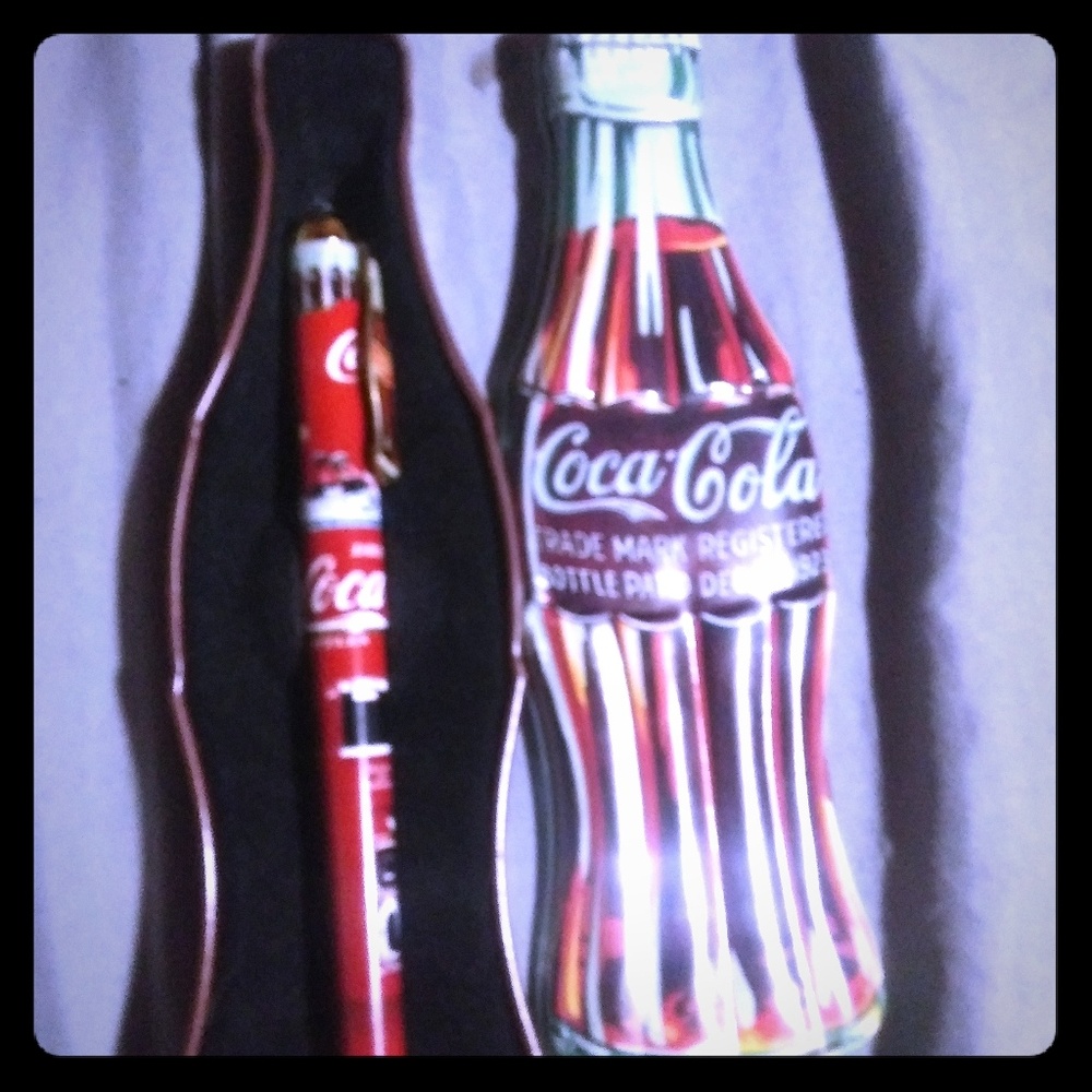 Coca Cola Collectable Tin w/Pen
